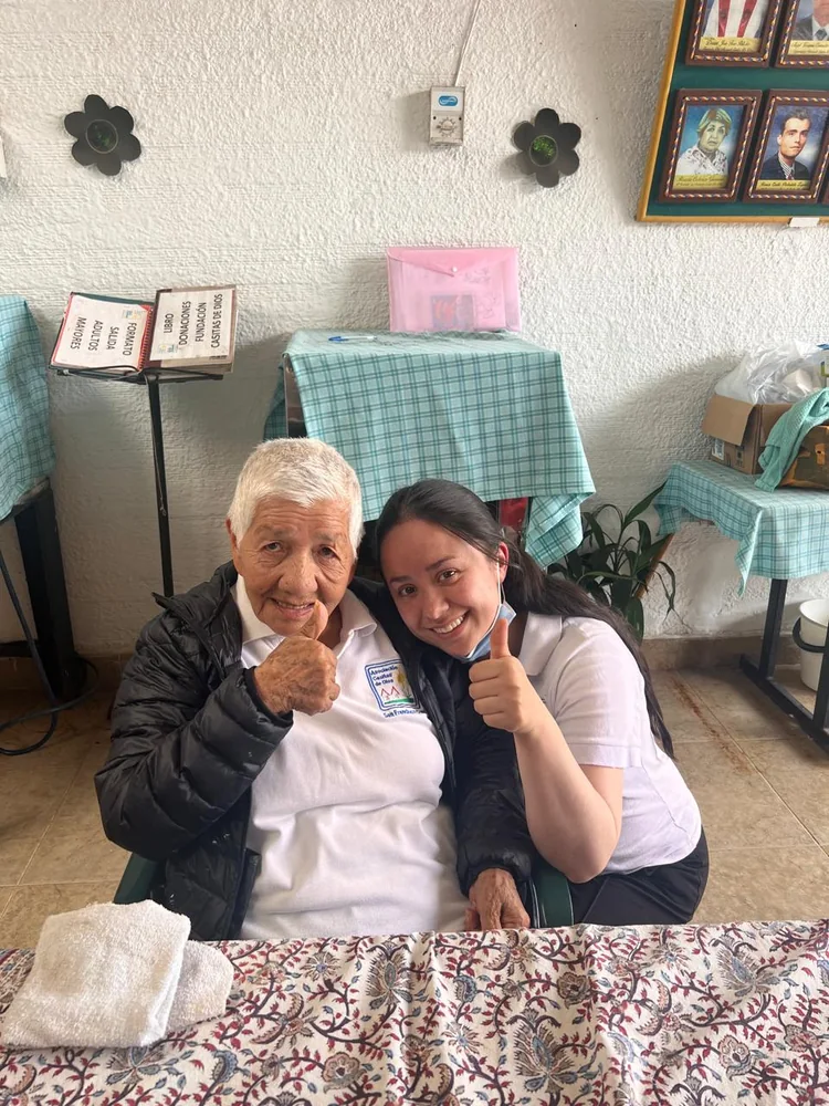 Acompañamiento y actividades con adultos mayores