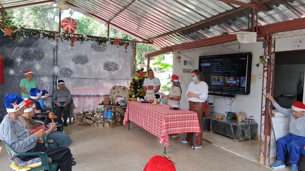 Acompañamiento y actividades con adultos mayores